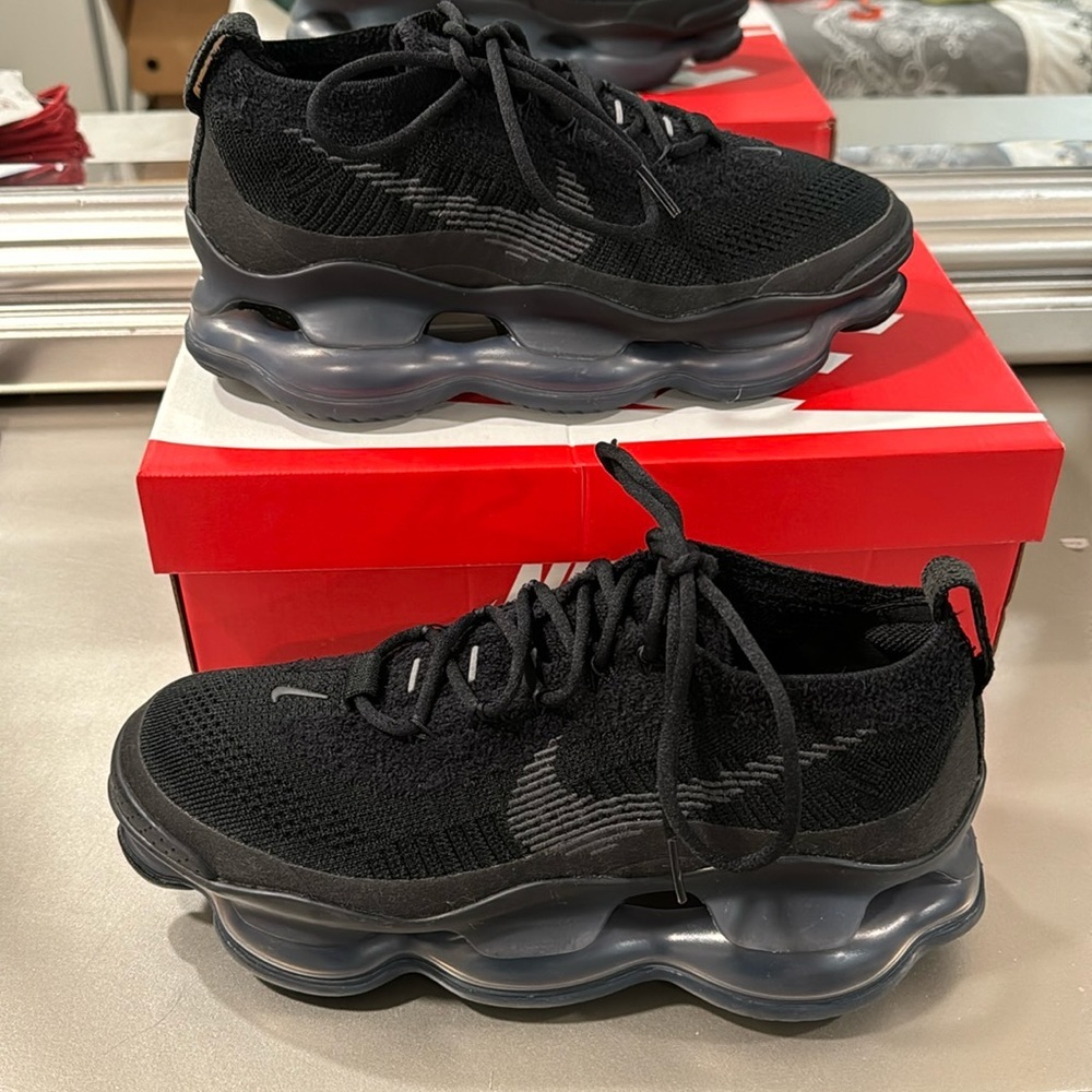 Men's Nike Scorpion Air Max Black Knit Athletic Sneakers - Lightweight Comfort